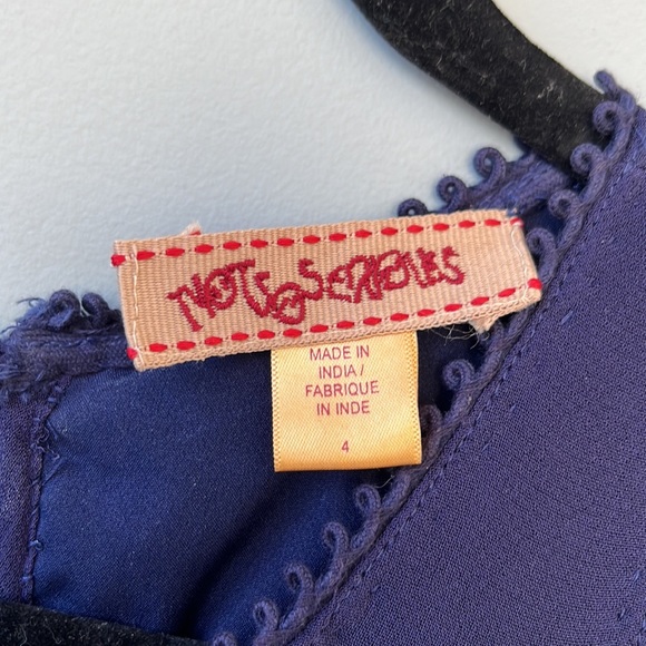 Navy blue lines dress with exquisite embellishment. Size 4. Fits like a 2. - Picture 5 of 7